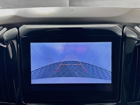 Used 2020 Chevrolet Traverse LT FWD image 22