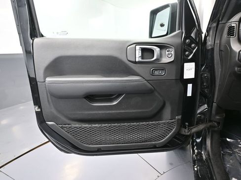 Used 2023 Jeep Wrangler Unlimited Sahara image 21