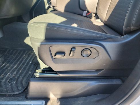 Used 2025 Chevrolet Silverado 1500 LT image 24