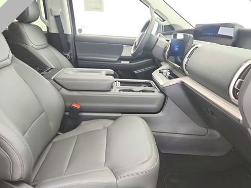New 2026 Ford Expedition Active AWD/4WD image 25