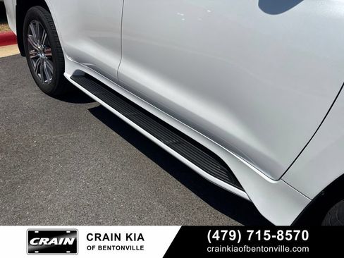Used 2016 Lexus LX 570 4WD w/ Luxury Package image 10