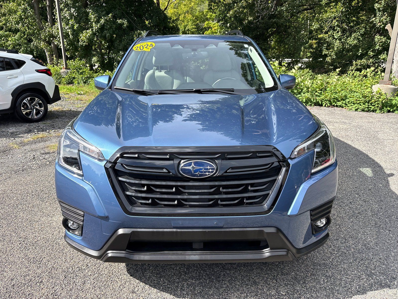 Used 2024 Subaru Forester Premium AWD/4WD image 2