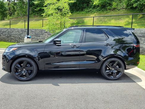 New 2024 Land Rover Discovery Dynamic SE image 6