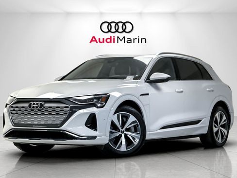 Used 2024 Audi Q8 e-tron Prestige image 1