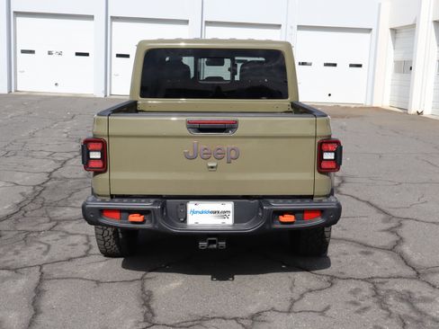 Used 2025 Jeep Gladiator Mojave image 9