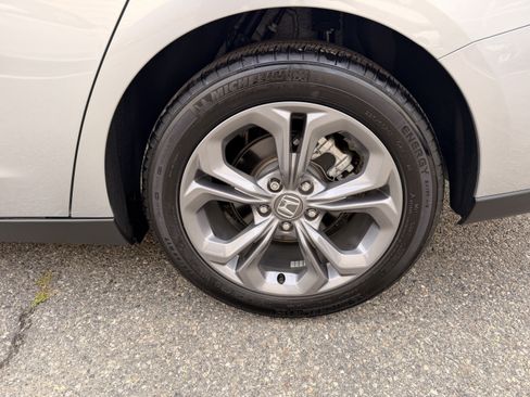 Used 2024 Honda Accord EX image 8