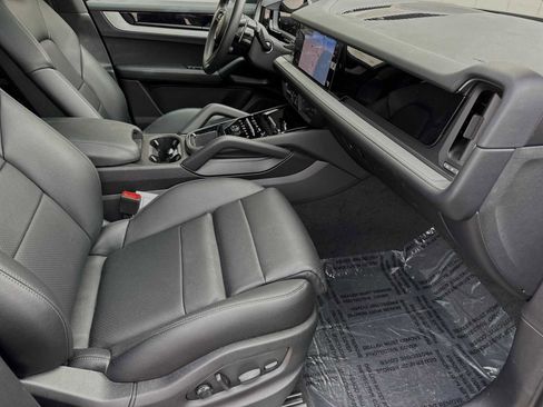 Certified 2024 Porsche Cayenne image 15