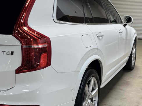 Used 2018 Volvo XC90 T6 Momentum w/ Convenience Package AWD/4WD image 10