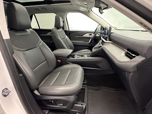 Used 2025 Ford Explorer Active w/ Active Comfort Package AWD/4WD image 24