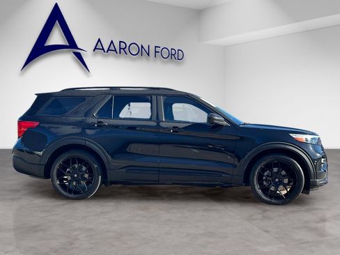 Used 2020 Ford Explorer XLT w/ Equipment Group 202A image 6