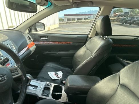 Used 2012 Subaru Outback 2.5i Limited w/ Moonroof Pkg AWD/4WD image 7