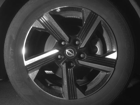 Used 2025 Nissan Sentra SV FWD image 13
