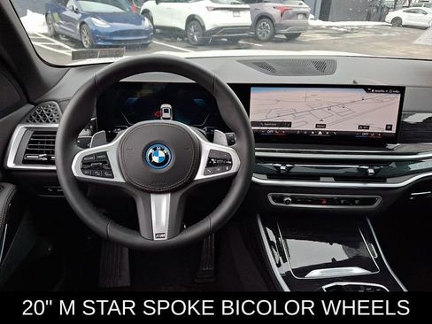 Used 2025 BMW X5 xDrive50e image 12