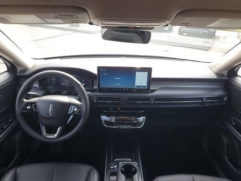 Certified 2023 Lincoln Corsair Standard w/ Equipment Group 101A image 23