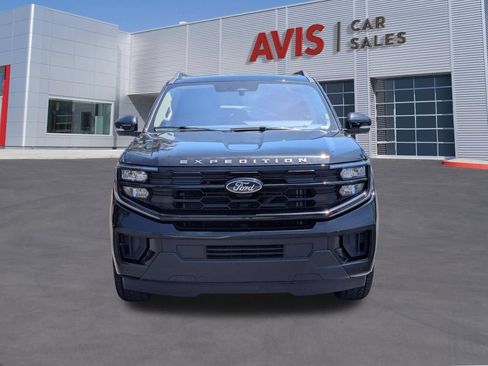 Used 2025 Ford Expedition Max Active AWD/4WD image 2