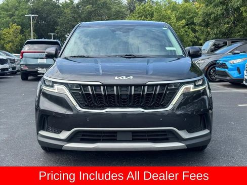 Used 2022 Kia Carnival EX FWD image 8
