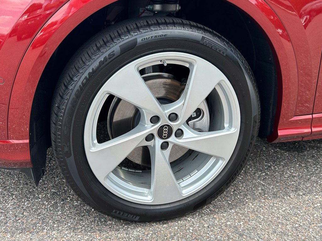 Certified 2025 Audi Q5 Prestige AWD/4WD image 31