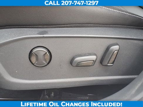 Used 2025 Volkswagen Jetta SE image 11