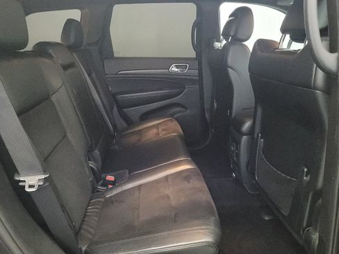 Used 2018 Jeep Grand Cherokee Altitude AWD/4WD image 19