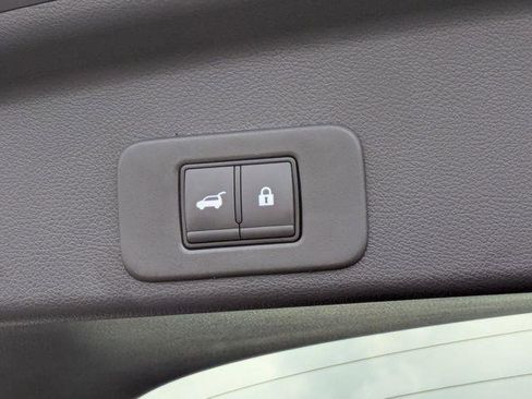 Used 2025 Nissan Murano SV AWD/4WD image 25
