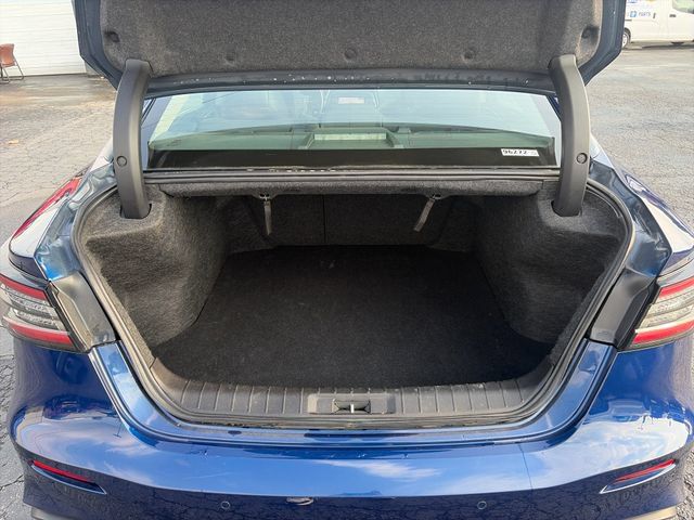 Used 2023 Nissan Maxima SL FWD image 27