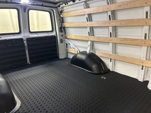 Used 2023 GMC Savana 2500 w/ Driver Convenience Package image 18