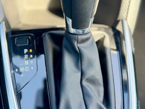 Used 2019 Toyota Yaris LE image 14