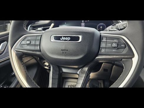 Used 2024 Jeep Grand Cherokee L Limited w/ Luxury Tech Group II image 20
