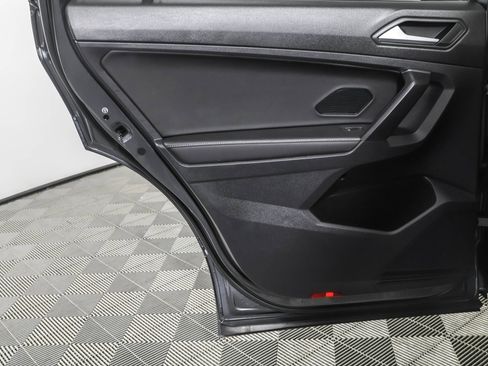 Used 2022 Volkswagen Tiguan S image 38