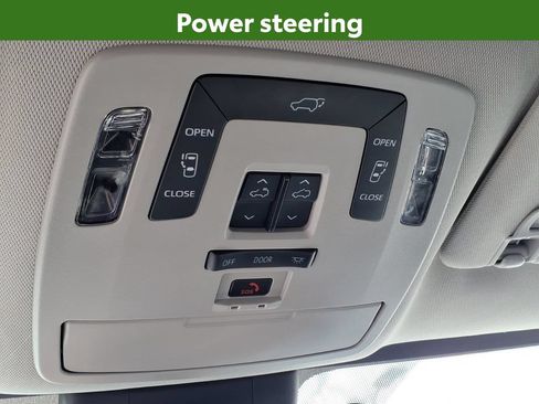 Used 2024 Toyota Sienna XLE FWD image 28