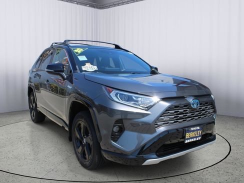 Used 2020 Toyota RAV4 XSE AWD/4WD image 1
