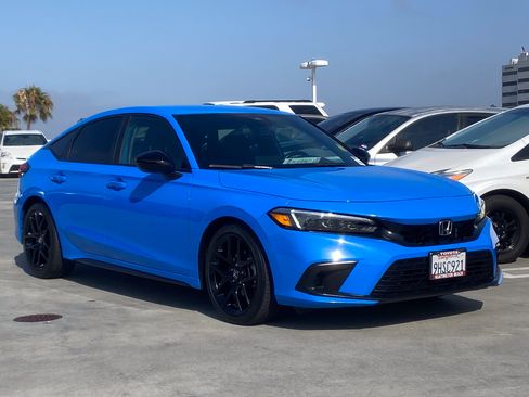 Used 2024 Honda Civic Sport image 2