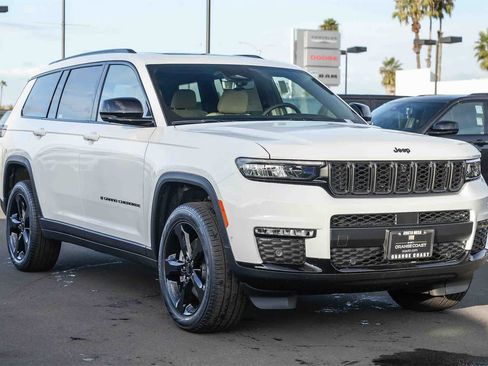 New 2025 Jeep Grand Cherokee L Limited image 3