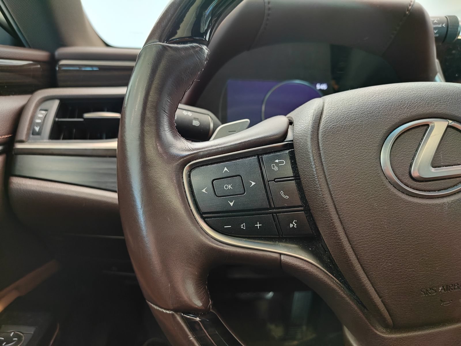 Used 2019 Lexus ES 300h w/ Premium Package FWD image 10