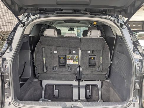 Used 2025 Toyota Sienna LE image 26