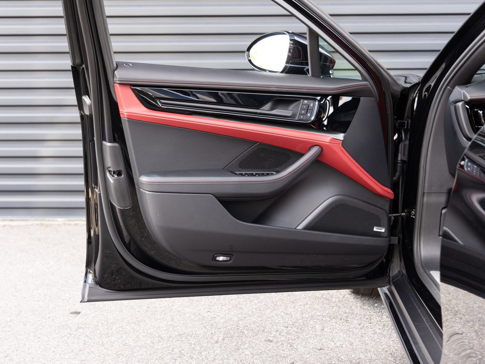 Certified 2025 Porsche Panamera RWD image 19