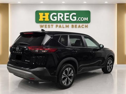 Used 2022 Nissan Rogue SV AWD/4WD image 6