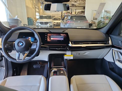 Used 2026 BMW X1 xDrive28i w/ Convenience Package AWD/4WD image 18