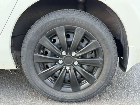 Certified 2017 Nissan Leaf S w/ Charge Package FWD image 5