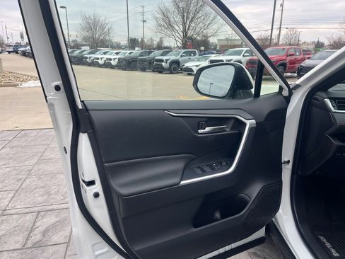 New 2025 Toyota RAV4 SE image 11