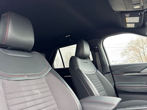 Certified 2025 Ford Explorer ST-Line image 18