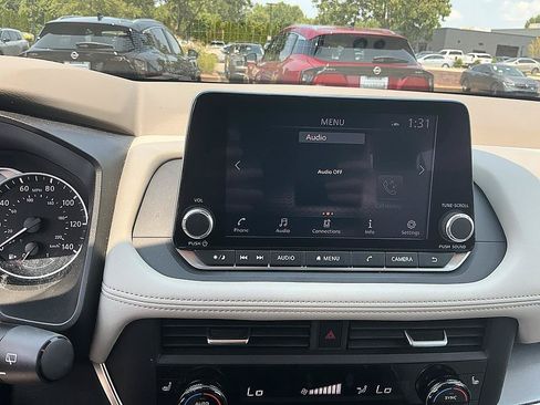 Certified 2023 Nissan Rogue SV w/ SV Premium B Package FWD image 16