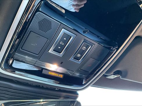 New 2026 Land Rover Range Rover Velar S image 22