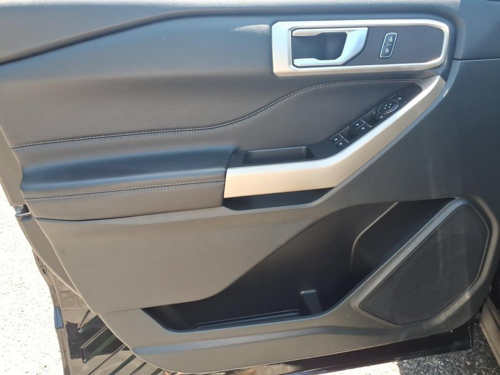 Certified 2023 Ford Explorer XLT AWD/4WD image 17