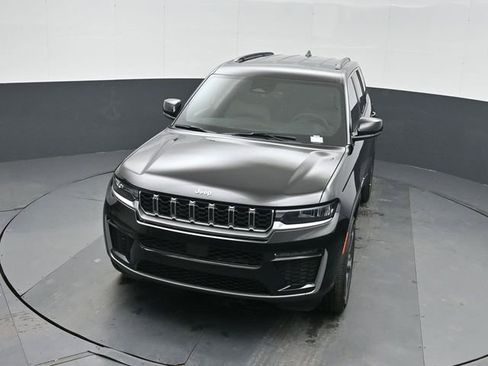New 2026 Jeep Grand Cherokee Limited RWD image 35