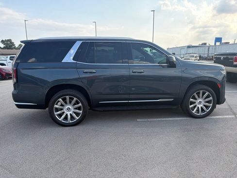 Used 2021 Cadillac Escalade Premium Luxury w/ LPO, Illumination Package AWD/4WD image 4