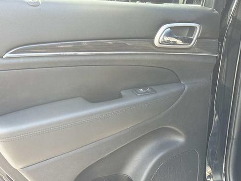 Used 2019 Honda CR-V Touring image 12