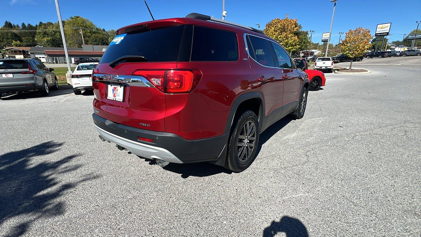 Used 2019 GMC Acadia SLT AWD/4WD image 4