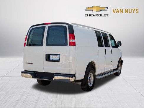 Used 2024 Chevrolet Express 2500 w/ Driver Convenience Package RWD image 5