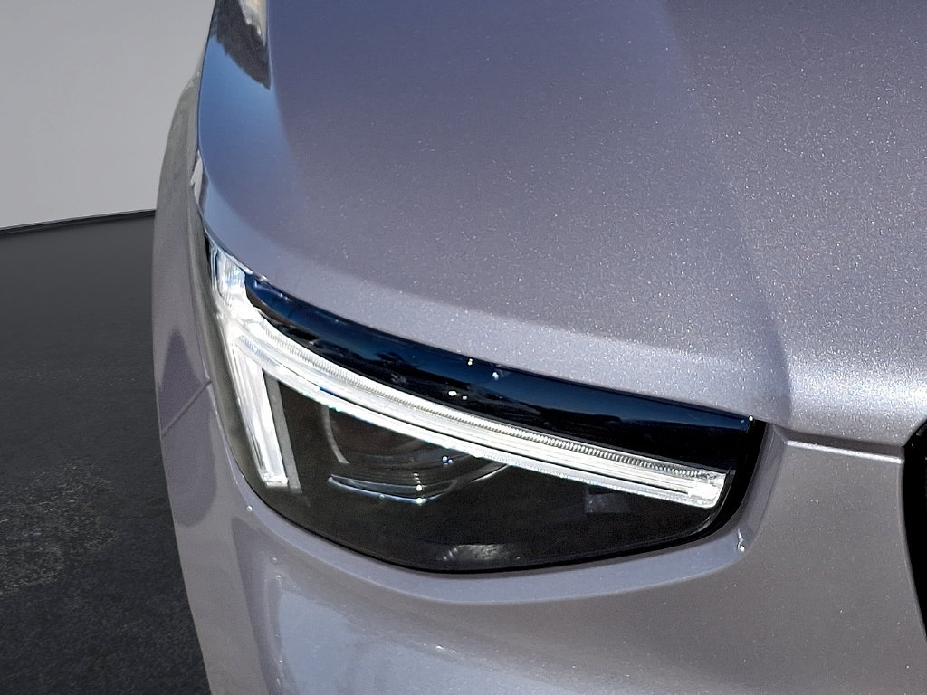 Certified 2026 Volvo XC40 B5 Plus AWD/4WD image 34